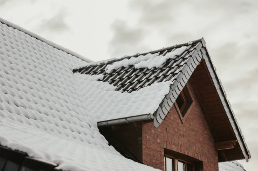 How Seasonal Weather Affects Your Roof in Massachusetts and New HampshireÂ